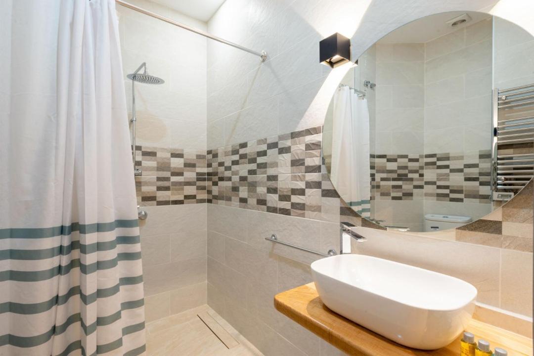 1 Bedroom 1 Bathroom Furnished - Justicia - Modern - Mintystay Madrid Exterior photo