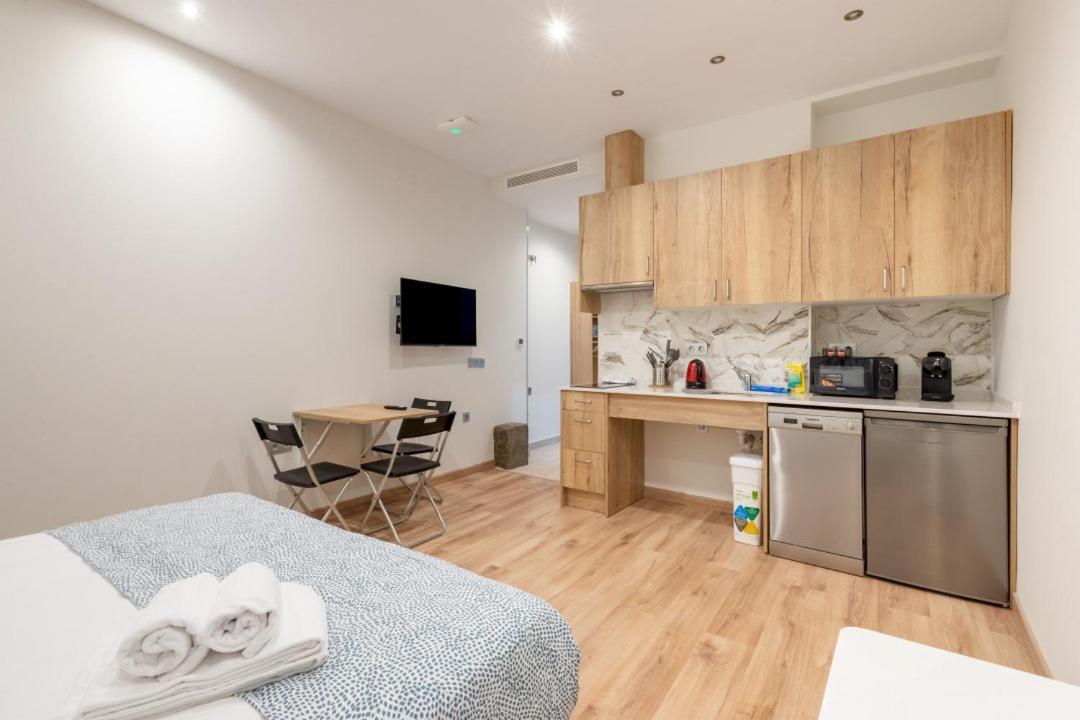 1 Bedroom 1 Bathroom Furnished - Justicia - Modern - Mintystay Madrid Exterior photo