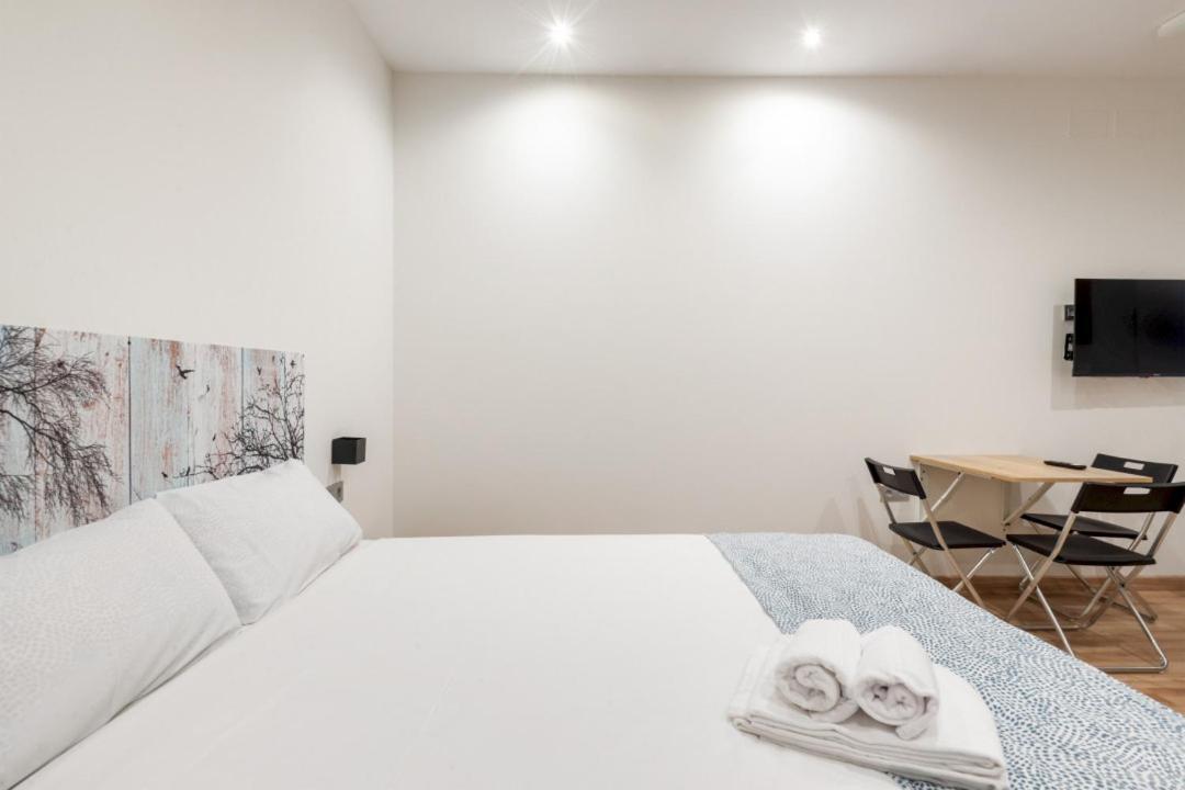 1 Bedroom 1 Bathroom Furnished - Justicia - Modern - Mintystay Madrid Exterior photo