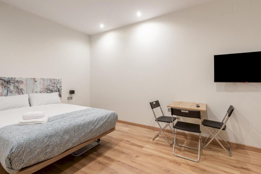 1 Bedroom 1 Bathroom Furnished - Justicia - Modern - Mintystay Madrid Exterior photo